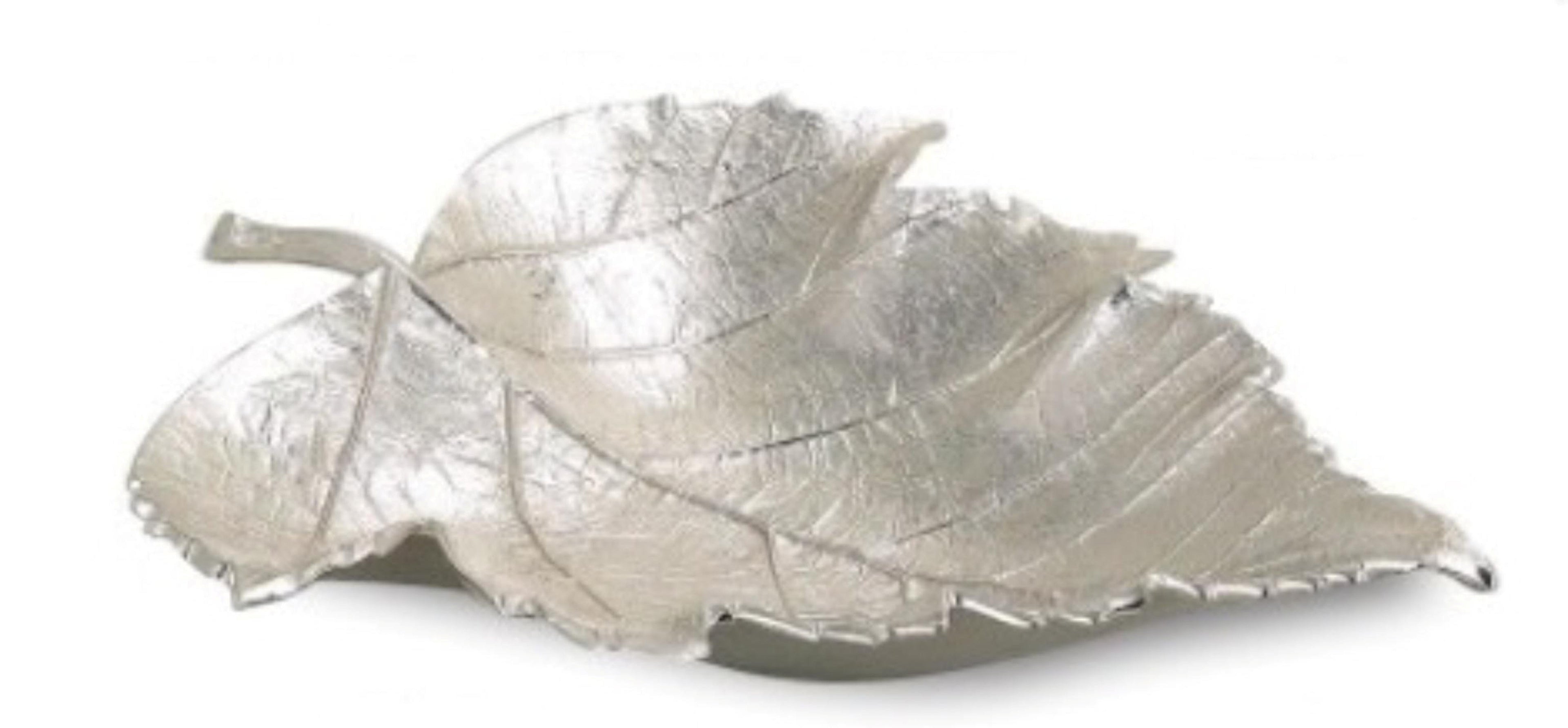 Maple leaf dish medium